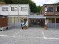 大槌小学校の校庭に移転した役場仮庁舎