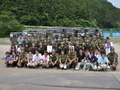 自衛隊員と災害支援関係者との集合写真