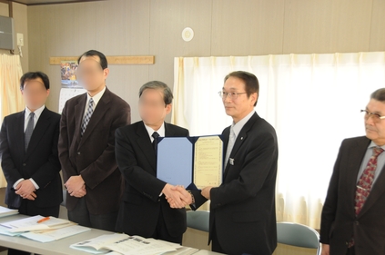 東京大学と大槌町の「震災復旧及び復興に向けた連携・協力に関する協定書」調印式