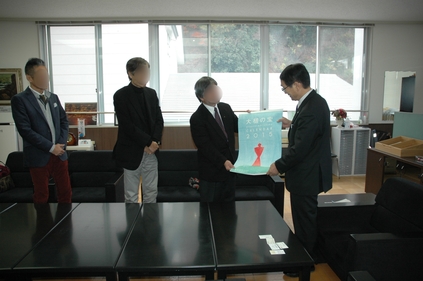 公益社団法人日本広告制作協会から寄贈された「大槌の宝カレンダー２０１５」