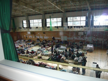避難所,吉里吉里小学校体育館の様子
