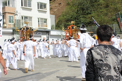 小鎚神社祭典 観音神輿と明神神輿