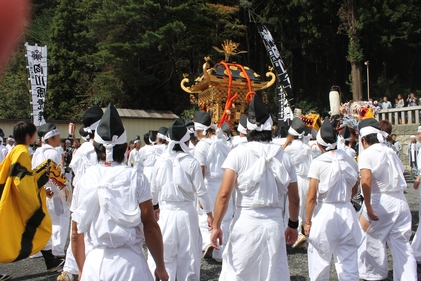 大震災が起きた年に行われた小鎚神社祭典