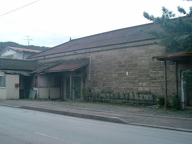 須賀町の古い建物