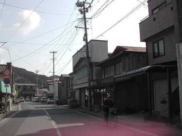 末広町商店街から安渡方面への道