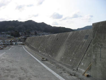 大槌町吉里吉里、海岸沿いの道路を撮影