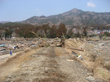 ＪＲ山田線の被災した線路跡、観光ホテル付近