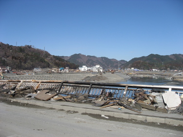 震災後の大槌川付近