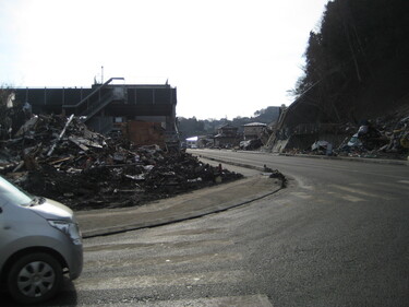 釜石市松原地区　国道周辺の被災状況