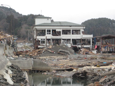 吉里吉里環境改善総合センター建物被災状況