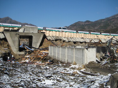 浪板地区　国道側面の状況