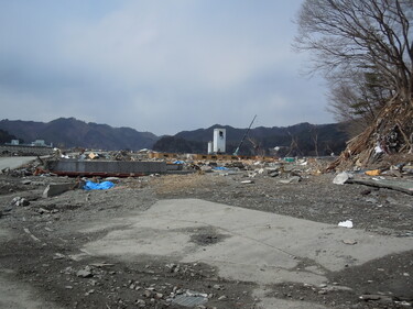 ガレキ処理作業