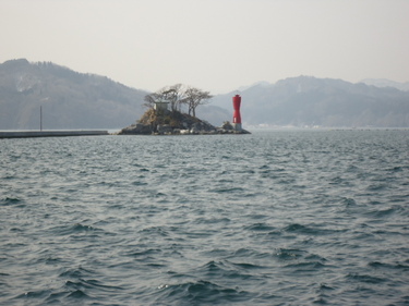大槌湾に浮かぶ蓬莱島