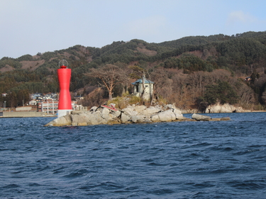 大槌湾に浮かぶ蓬莱島