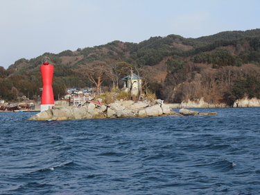 大槌湾に浮かぶ蓬莱島