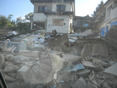 震災後3か月たったガレキの処理状況