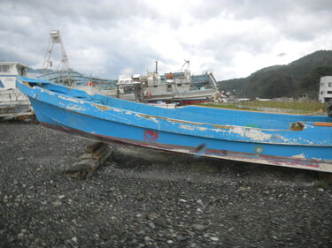 被災した漁船