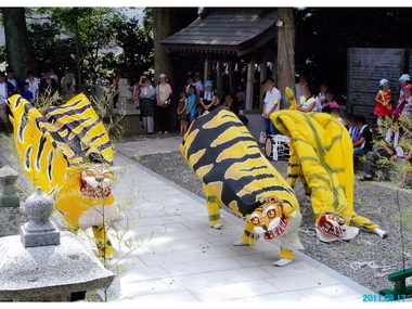 吉里吉里神社で例祭が開かれる。